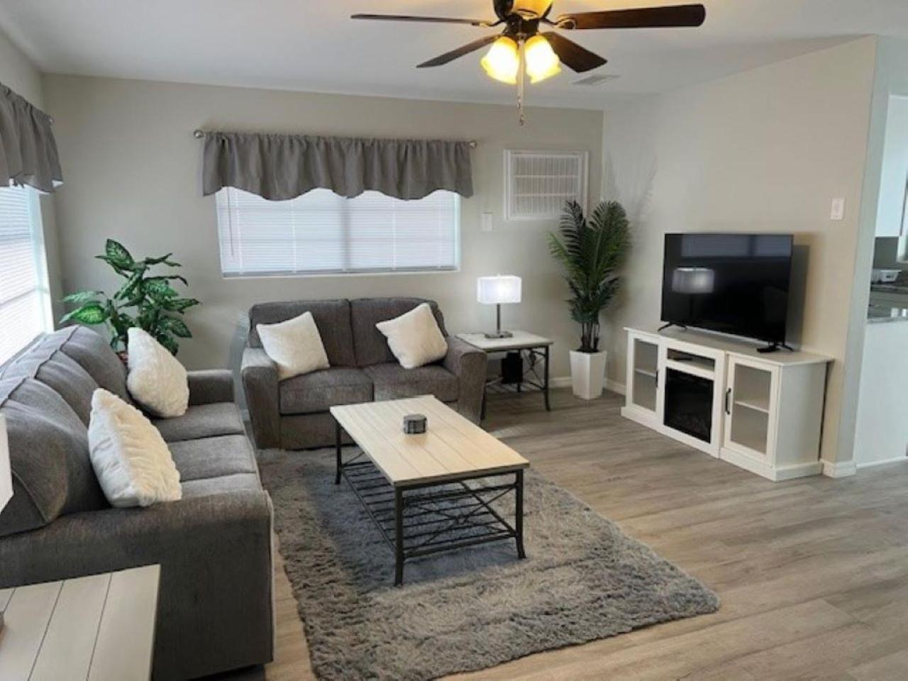 Cozy Home In Beverly Hills Near Crystal River エクステリア 写真